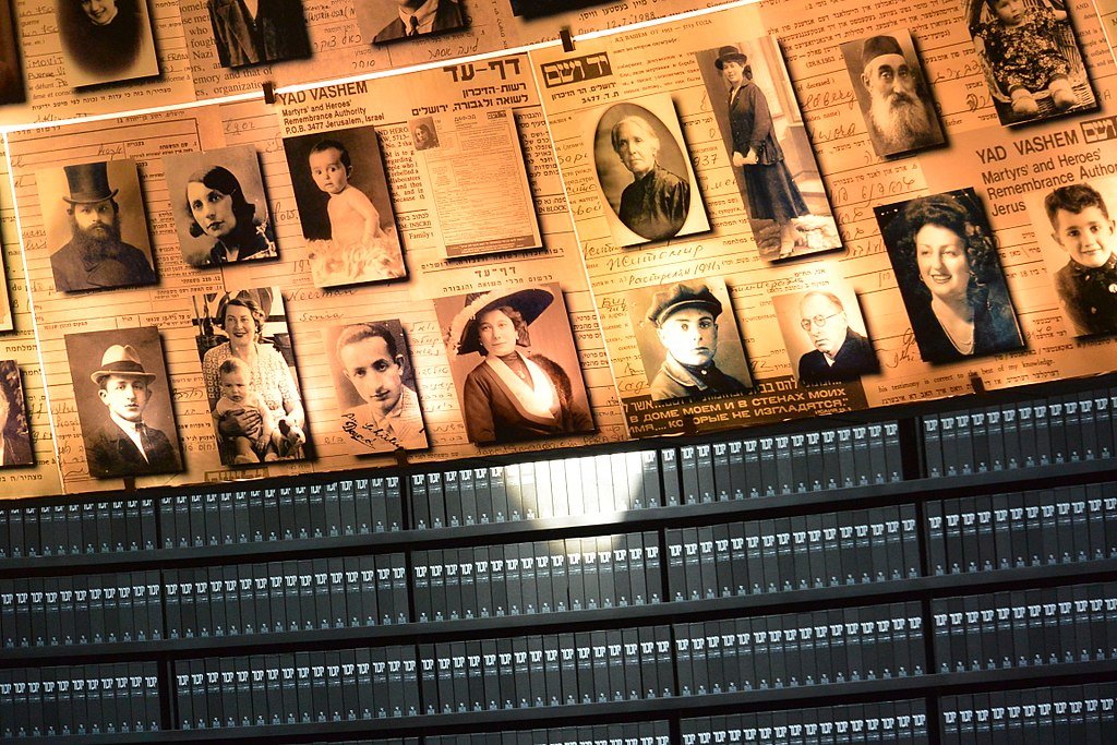1024px-Hall_of_Names