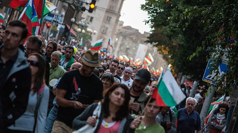 Ден 33. Стената падна