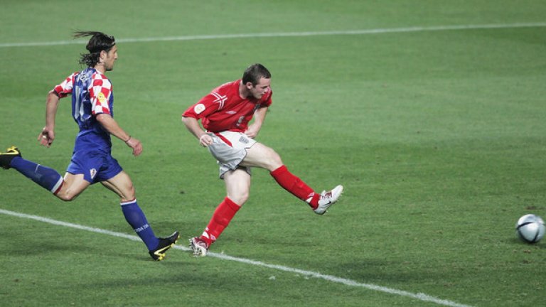 Евро 2004 - изгревът пред света на ярката млада звезда. Четири гола за Англия и статут на култов герой за феновете в страната.