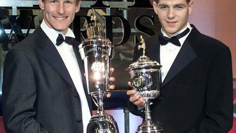 Джерард е избран за най-добър млад играч през 2001 г. Редом е футболист №1 на годината - Теди Шерингам.