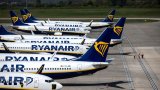 Нисък трафик и високи такси: Ryanair орязва значително полетите си в Европа
