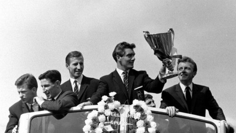 Първият уелсец, спечелил КНК, е Клиф Джоунс (третият от ляво надясно) с Тотнъм при победата с 5:1 над Атлетико Мадрид през 1963 г.