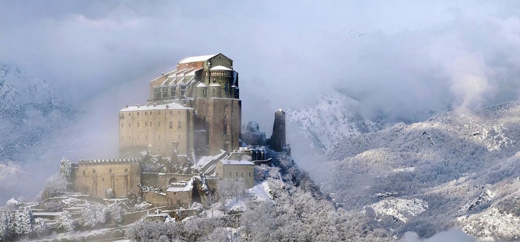 La_Sacra_ammantata_dalla_neve