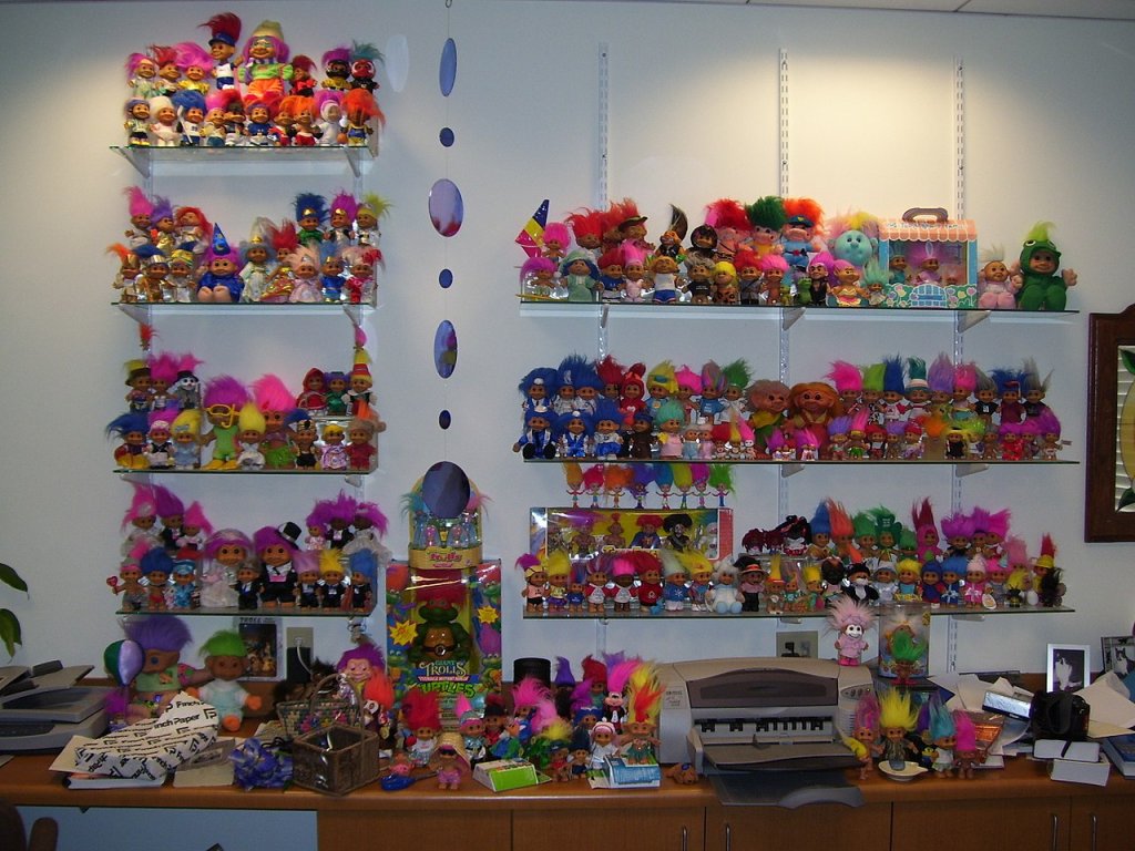 1280px-Wall_of_Trolls