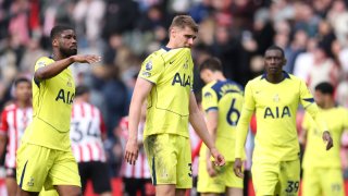 Кошмарът на Тотнъм продължава и изпадането е все по-близо