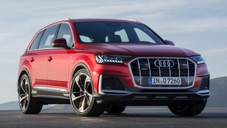 "Скромният" Салах има Bentley, Lamborghini Aventador и... Toyota