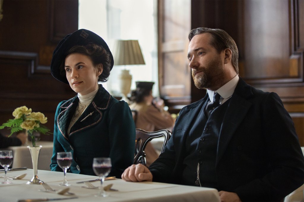 \"Имението \"Хауърдс Енд\"\"(Howard\'s End, Starz)
Дата: април 2018
Starz за пореден  път доказват, че са майстори в правенето на исторически  драми. След Outlander, American Gods, Black Sails е ред на този минисериал в четири серии. Очакваме с 