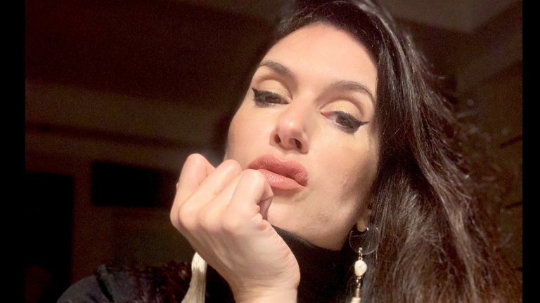 Една история за прекомерна алчност и екстрасенси