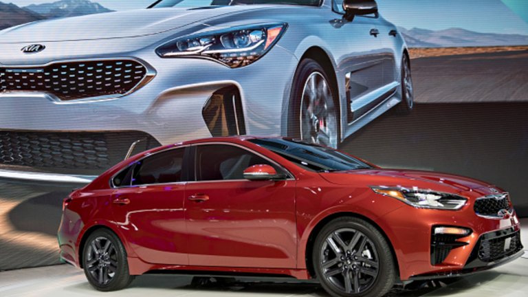 Kia Forte 
Новото поколение на Kia Forte беше представено в Детройт с дизайн, който черпи вдъхновение от по-големия си брат Stinger. Моделът е от серия, която се подготвя екзклузивно за САЩ, и се очаква да се появи на пазара през 2019 г. Forte идва с 2-литров четирицилиндров бензинов двигател, с до 145 конски сили и 179 Nm въртящ момент. Автомобилът може да се поръча или с 6-степенна ръчна скоростна кутия или с новата технология на Kia Intelligent Variable Transmission.