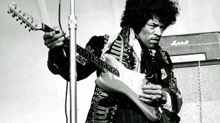 Jimi_Hendrix_1967_uncropped