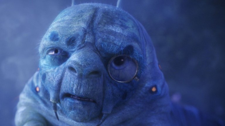 Една от последните роли на Рикман е тази на Синята гъсеница в двете части на Алиса, снимани от Тим Бъртън.