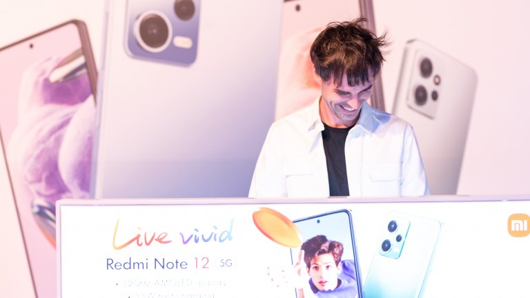 Да живееш цветно и смартфонът ти да го показва