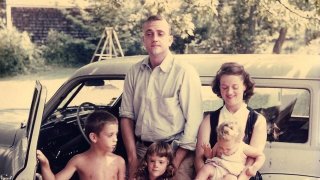 Vonnegut_and_family_large