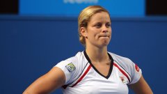 Миналогодишната шампионка на Australian Open Ким Клайстерс достигна до полуфиналите на тазгодишното издание на надпреварата