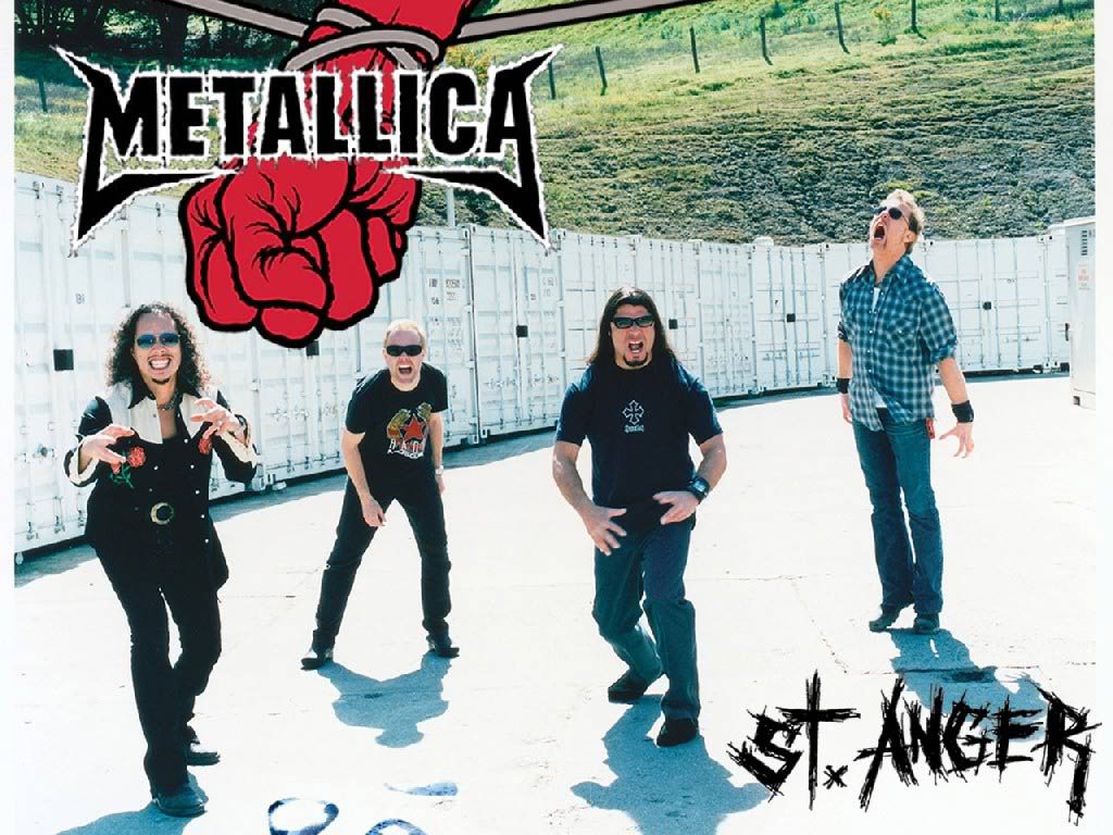 Metallica – St Anger (2003)

Група №1 на траш метъла издаде не един и два спорни албума, а колаборацията с Лу Рийд в Lulu беше особено трудна за преглъщане.
Но осмият албум на четворката St Anger си остава този, с който Metallica стреля най-далеч от целта. И днес албумът звучи като творение на велика група, която обаче просто се намира в тежък период и никак не си прекарва добре в студиото. 
Самокритичните текстове на Джеймс Хетфийлд звучат като излезли от човек, който се опитва публично да реши личните си проблеми. И това не би било толкова лошо, ако самите песни не стигаха тотално доникъде в музикално отношение.
Черешката върху доста безвкусната торта е станалият легендарен звук на соло барабана на Ларс Улрих, оприличаван на кофа за боклук. Звукът е умишлено търсен и с него барабанистът се е опитвал да постигне определено внушение, но това не прави слушането на St Anger по-малко болезнено.