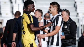 Грозни сцени прекратиха Дербито на Пловдив