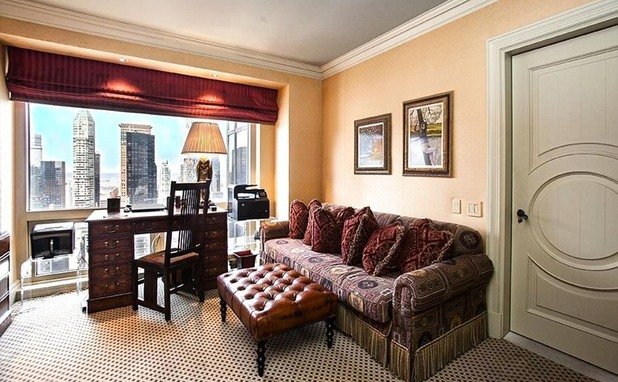 Според спекулациите, апартаментът на Кристиано Роналдо в Trump Tower е вдъхновен от романа „50 нюанса сиво“