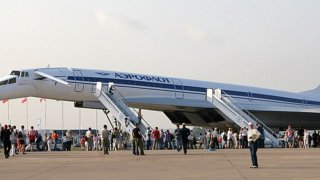 Tу-144 изглежда много подобен на англо-френския си съперник