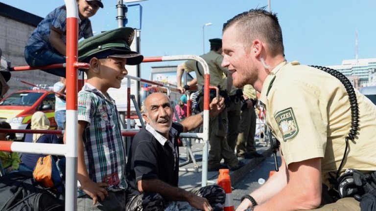 Германия посреща сирийски бежанци