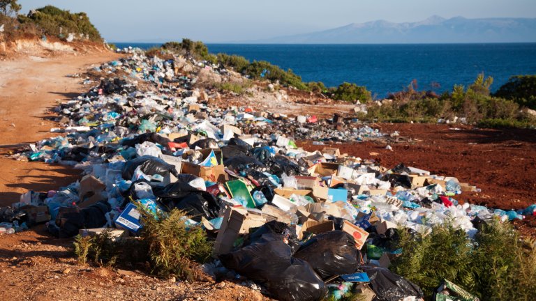 Проблемът в Албания е още по-голям.