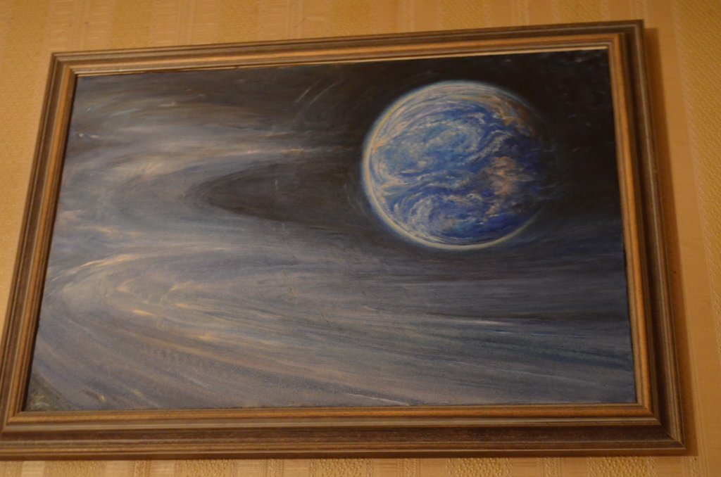 Рисува планетата Земя, защото е удивително красива. „Това е Раят на Вселената, но ние не знаем как да го пазим. Има хора изобщо, които им се мисли за това”.