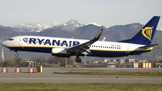Ryanair_Boeing_737-800_Bidini-1