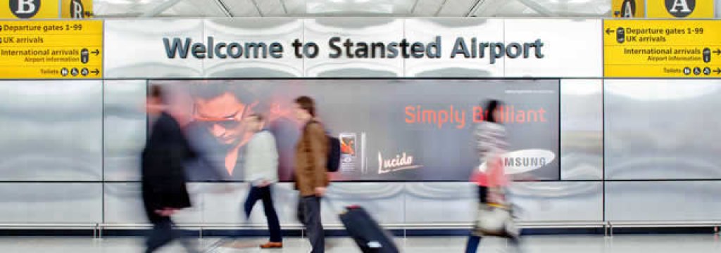 59523-640x360-stansted-check-in-passengers_640
