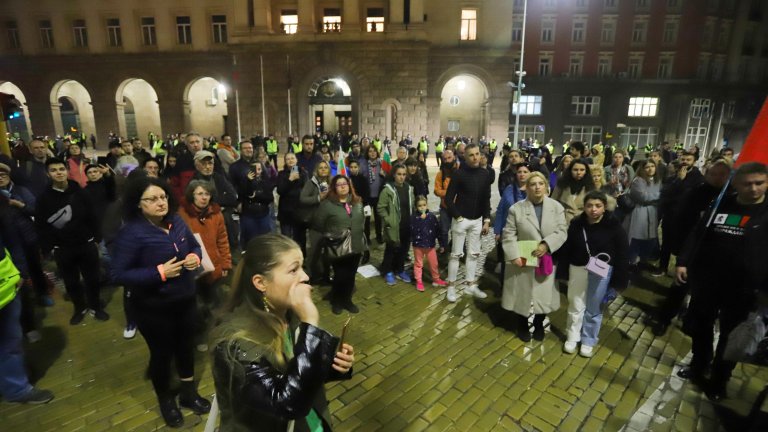 Втори ден протести против новите мерки срещу коронавируса