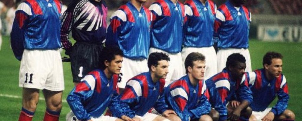 Приятелски огън
Преди мача на Юнайтед срещу Ювентус в Шампионската лига през 1996-а Ерик не пропуска да каже какво мисли за Дидие Дешан. "Такива като него има на всеки ъгъл. Той е просто носач на вода. Единствените двама французи на прилично ниво в Италия са Зидан и Джоркаеф."
