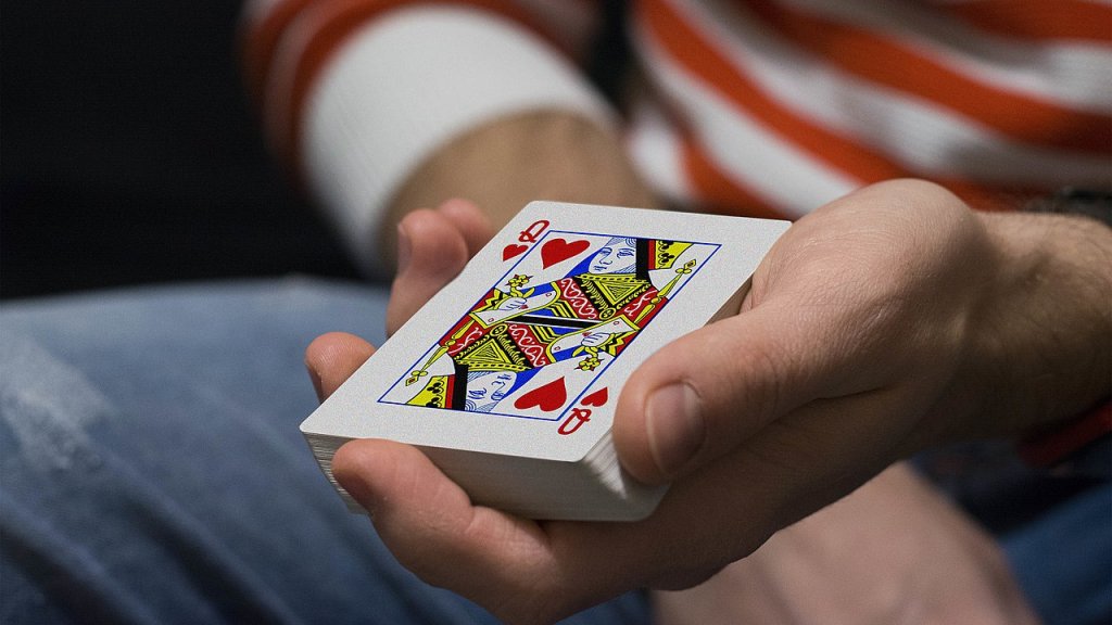 1280px-A_face-up_deck_of_cards