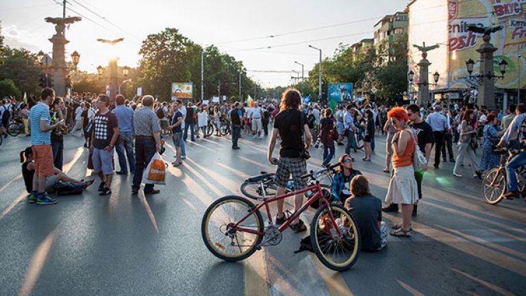 И днес не мина без затваряне на Орлов мост