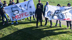 Напрежение в Юнайтед: Феновете поискаха оставки