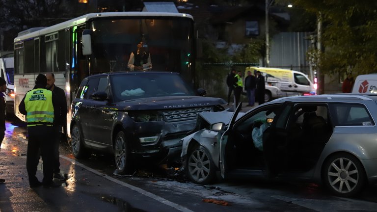 Гонка в София: Шофьор удари над 20 коли, бягайки от полицията
