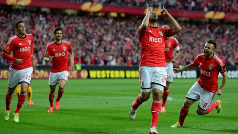 Бенфика - Порто

Водачът в португалското първенство Бенфика ще се изправи срещу най-големия си местен противник - втория Порто. 