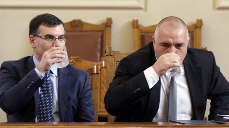 Държавата вика кризата
