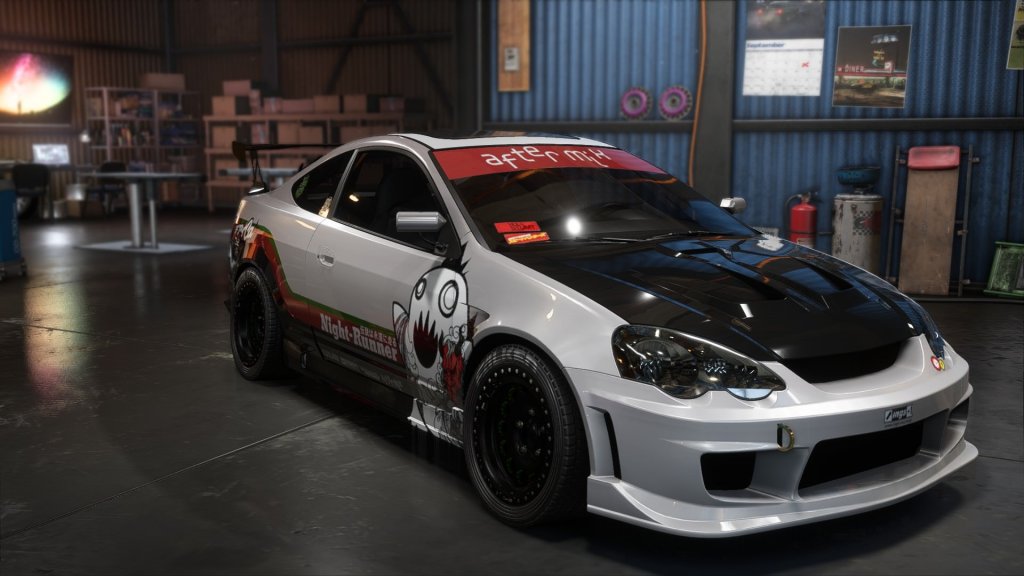 Need for Speed: Heat 
Най-новото заглавие от поредицата Need for Speed в някои отношения изостава от предишни части на франчайза, но със сигурност е приятно за игра. Сюжетът ви запраща в измисления Палм Сити, който поразително много прилича на горещия Маями, а полицията е крайно амбицирана да сложи край на уличните гонки с коли. Както можете да се досетите, вие сте от отбора на лошите, а с напредването на играта враждата между състезатели и полиция става все по-ожесточена. 
В NFS: Heat вече го няма онзи познат цикъл ден-и-нощ, вместо това можете да избирате по кое време да дрифтите, но все пак оспорваните улични надпревари са най-вече през нощта. Със залеза на слънцето обаче полицаите също се активизират и преследването с тях е чувствително по-трудно от други издания на играта. Графиката е прекрасна – като се почне от 12-те герои, между които да избирате и които да променяте по ваш вкус, и се стигне до колите, където имате опциите да си играете с мощността на двигателя, шасито и дизайна. Саундтракът включва доста рап и хип-хоп, който не дразни и си пасва перфектно на останалата част от случващото се.