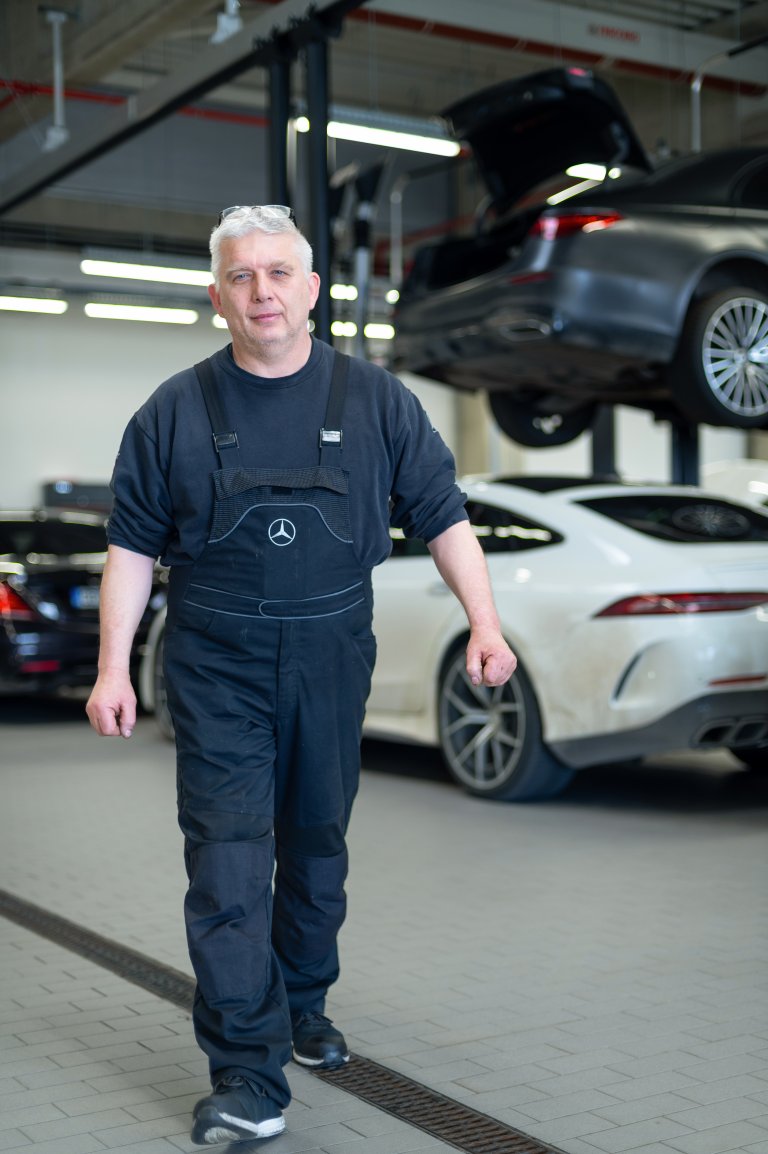 Николай Данев