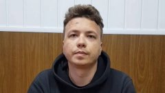 Според неговата майка от публикуваните кадри от беларуските власти се вижда, че младият мъж е бил бит и душен