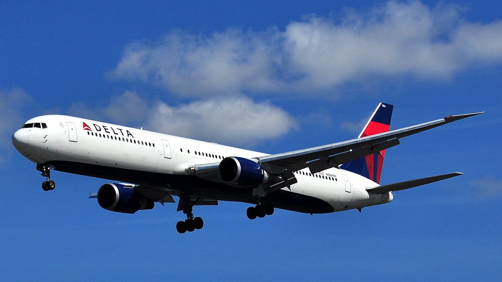 Boeing 767-432ER - Delta Airlines (N828MH)