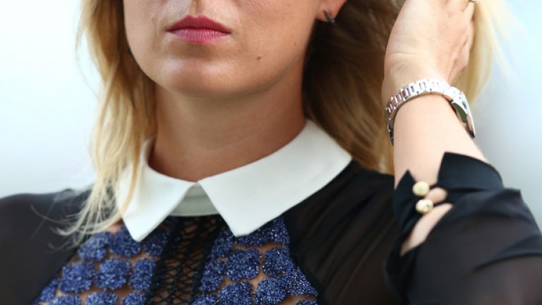 Шарапова определено не е в настроение.