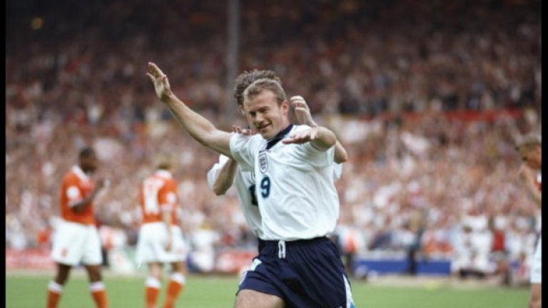 Алън Шиърър. През 1996 г. опъна мрежите на Швейцария (1:1), Шотландия (2:0) и два пъти на Холандия (4:1). Разписа се и в полуфинала срещу Германия за 1:1 в редовното време, точен бе и при дузпите, но...Англия си е Англия. 