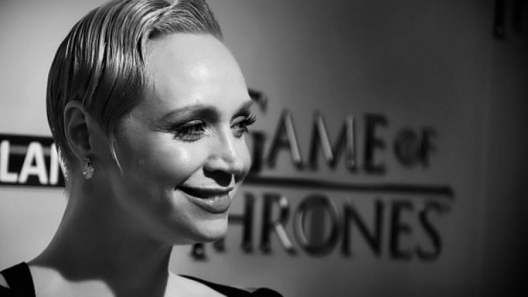 Гуендолин Кристи изглежда ослепително, когато не е в рицарски доспехи