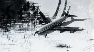 Korean_Air_Lines_902_on_land