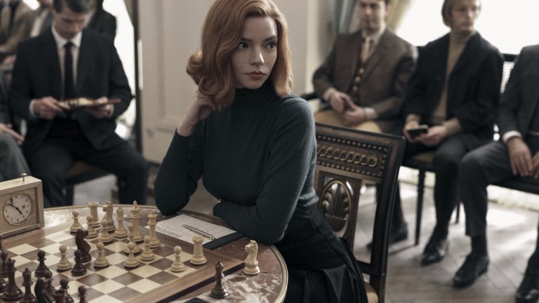 Ролите във "Вещицата" (The VVitch) на режисьора Робърт Егърс и Split на М.Найт Шаямалан лека-полека проправят пътя ѝ към по-големи роли. 2020-а обаче определено беше най-успешната за нея - освен в "Ема", публиката я гледа и в мутантския хорър "Новите мутанти". Но големият хит без съмнение е Queen's Gambit - история за момиче с вроден шахматен талант, което намира сигурност в играта и бързо сломява редица самоуверени мъже.