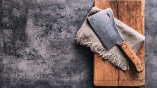 В Тайван смятат, че стоманата на касапсите ножове има лечебни свойства, с които да премахва стрес, умора и болка