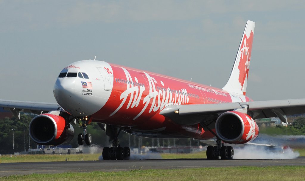 Air-Asia-X-A330-landing-SYD