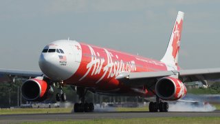 Air-Asia-X-A330-landing-SYD