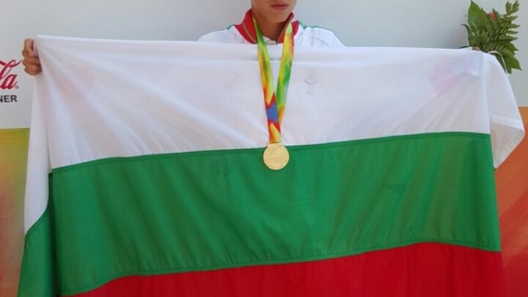 Адриан Андреев грабна титлата в тениса на Европейски младежки олимпийски фестивал в Грузия