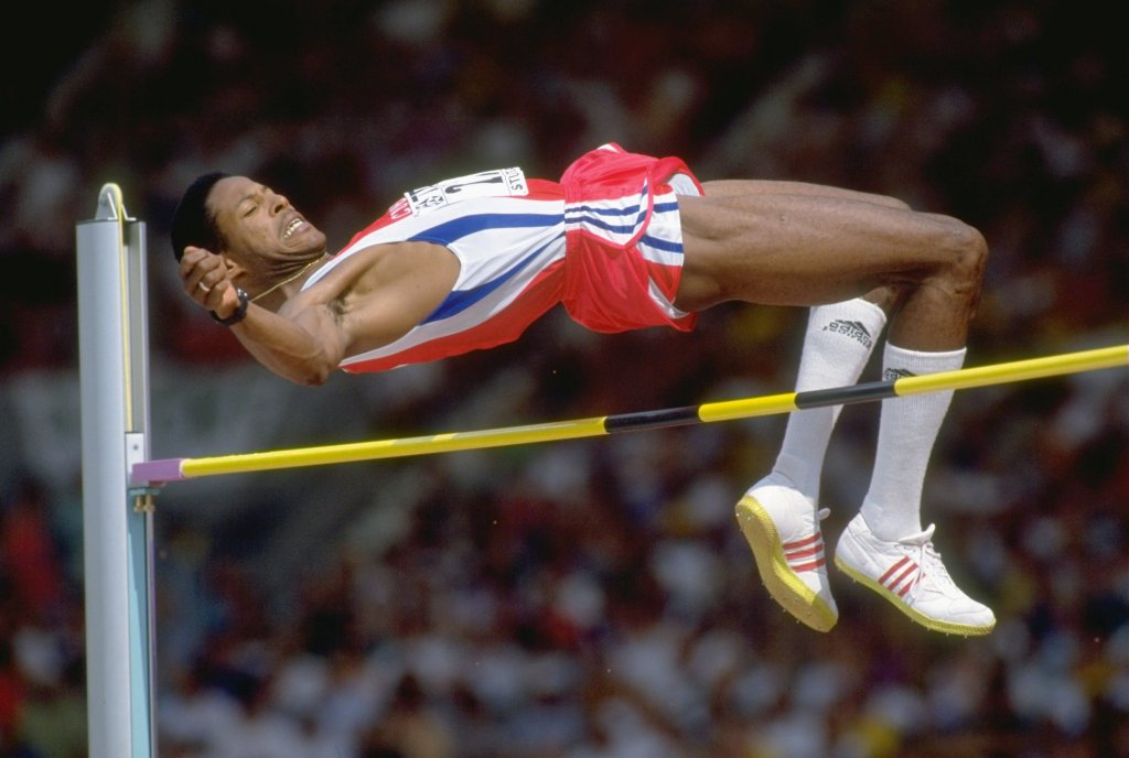 Във високия скок при мъжете рекордът също е "брадат". През 1993 година Хавиер Сотомайор прескача летвата с височина 245 см, което никой не успява да направи и до днес.