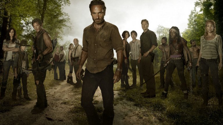 1. "Живите мъртви"/ The Walking Dead, 31 октомври, 2010

Не е задължително всички да са фенове на сериала. Първият епизод обаче успя само за 4 минути да създаде мрачна, призрачна и ужасяваща вселена, в която всички да останем заключени. През годините епизодите имаха добри и лоши моменти но първият не може да бъде забравен. 